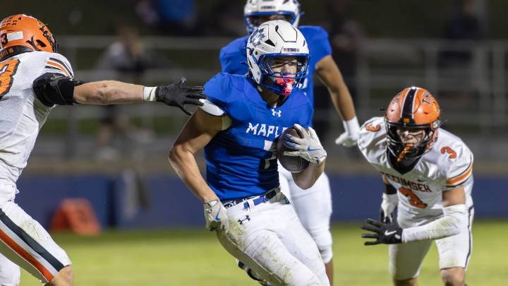 Adrian football gets defensive in rematch win over Lincoln in D3 playoffs