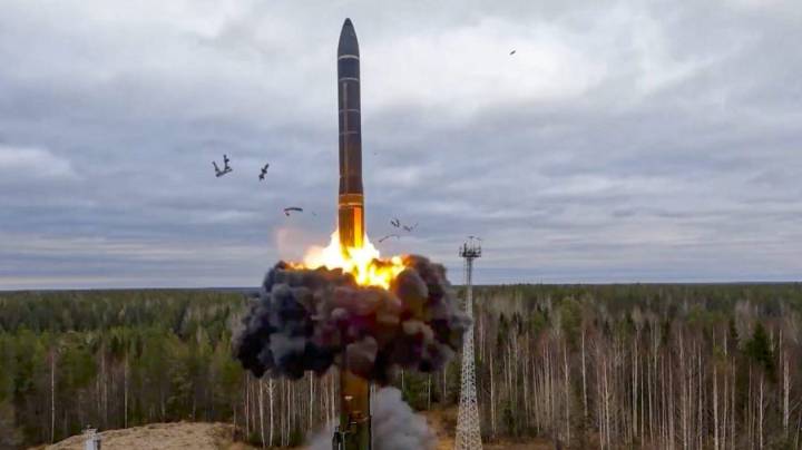 Many Americans worried US heading for nuclear war in next decade: Poll