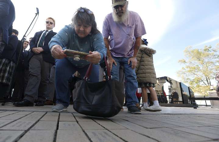 Families of fallen soldiers honored by elected officials at Veterans Day event