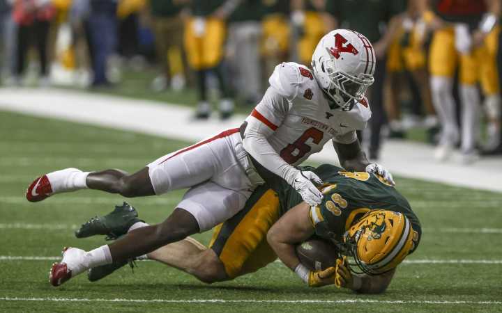 Bison hold off game Youngstown in final minute to remain unbeaten