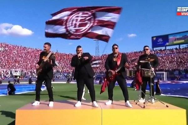 La emoción del show de Los del Fuego antes de la final entre Lanús y Atlético Mineiro por la Copa Sudamericana