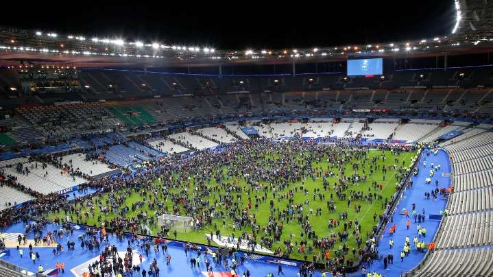 France players to honor victims of Paris attacks in 2015