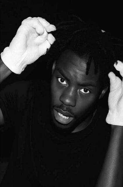 Adams & Jefferson Co. deputies looking for suspect in multi