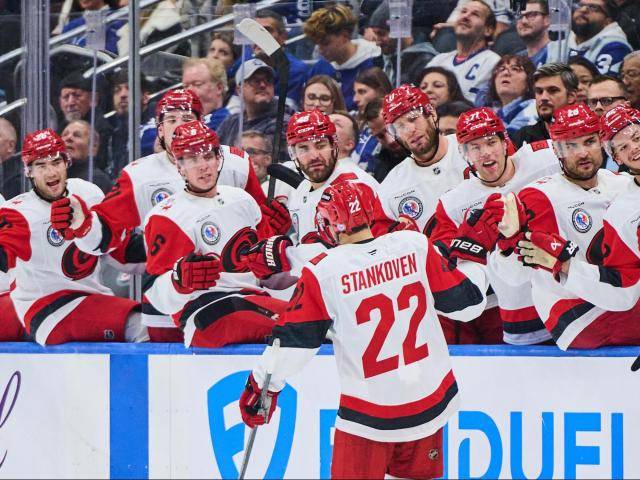 Hall, Stankoven score in 3rd period to rally Hurricanes to 5