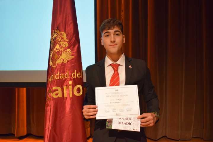 De “La Chacra” a Bogotá: marplatense llevó el nombre de la educación pública a un foro internacional