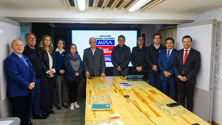 El detrás de cámara de la reunión en la que Juan Sebastián Gómez fue elegido cabeza de lista de la coalición Ahora Colombia