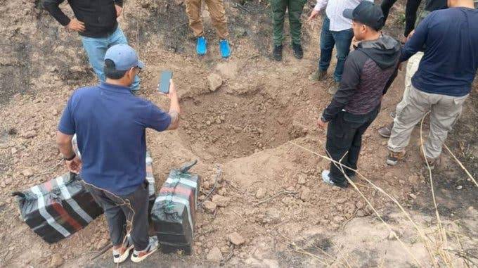 Encuentran droga enterrada donde se estrelló el avión que llevaba más de 130 kilos de cocaína