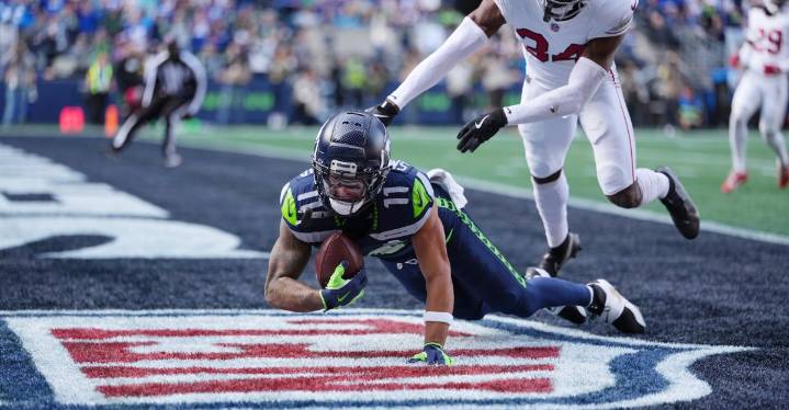 Four Down Territory: Seahawks ‘trap’ Cardinals, set up colossal showdown with Rams