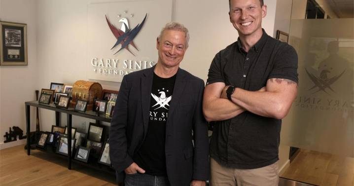 How Gary Sinise is helping the nonprofit CreatiVets build 'a place to go when the PTSD hits'