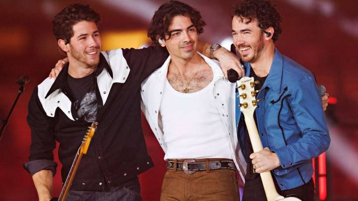 The Jonas Brothers regresan a la pantalla chica con película navideña