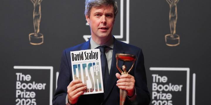 El escritor David Szalay ganó el Premio Booker por “Flesh”