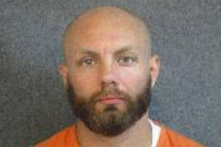 Walmart Employee Saved Woman from Boyfriend After He Allegedly Strangled Her 5