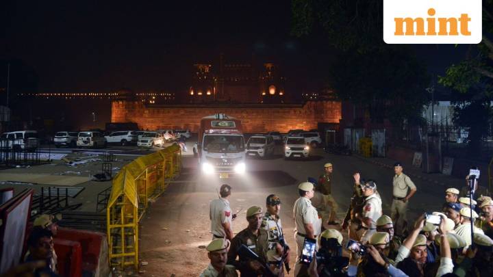 Delhi Traffic Alert! Security beefed up around sensitive areas after explosion