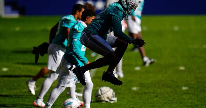 Dolphins look to build on 'complete' win against Bills when they face the Commanders