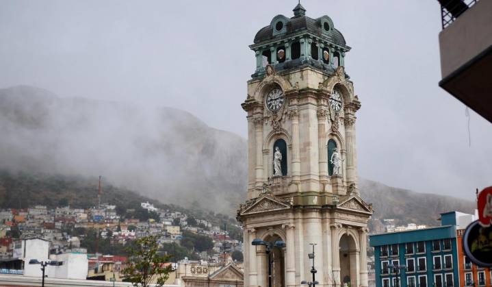 Adiós a las pintas: primera etapa de rehabilitación del Reloj, a días de terminar