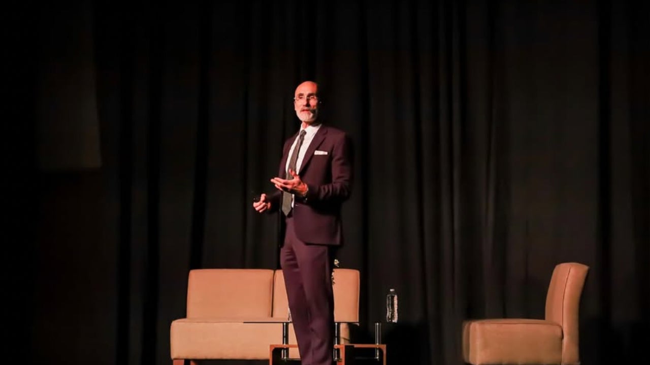 Arthur Brooks, profesor de Harvard: "Hay dos tipos de personas que temen cambiar de trabajo"