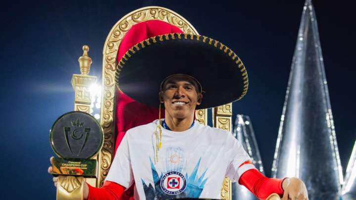 Javier Aguirre y Kevin Mier nominados al The Best