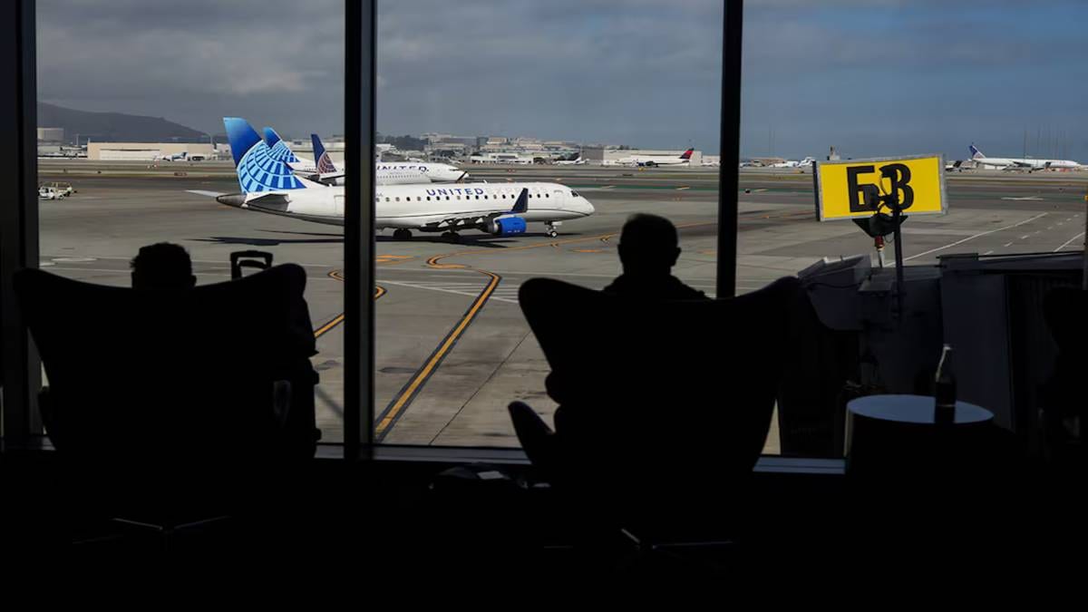 Up to 1,800 flights to be cut daily as US shutdown hits air traffic control