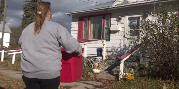 Dined or delivered, volunteers help with Thanksgiving meals in O’burg area