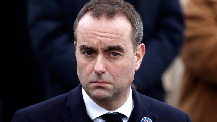 La Asamblea Nacional francesa suspende la polémica reforma de las pensiones dando aire a Lecornu