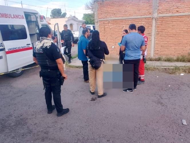 Un varón murió tras golpearse contra una banqueta