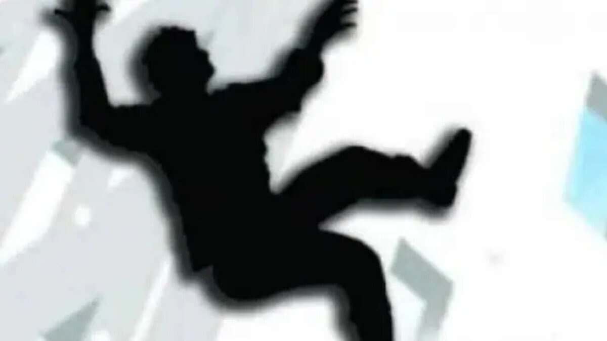 Hyderabad: Labourer dies, another injured in mishap in Kondapur