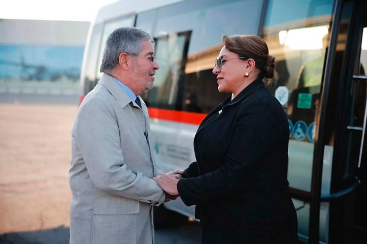 La presidenta de Honduras llega a Ciudad de México para iniciar una visita oficial