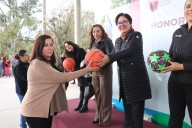 Entrega Gobierno de Zacatecas apoyos económicos a familias y material deportivo al CEI Roberto Cabral del Hoyo