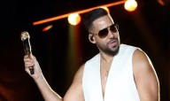 Romeo Santos se disfraza de Ace Ventura y anuncia nuevo disco