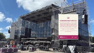 Empieza mal Xma: se cayó el escenario y Matute les dijo que así no actúa