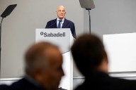 El multimillonario mexicano David Martínez deja el consejo de Banco Sabadell tras apoyar la opa de BBVA