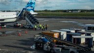 Avión de JetBlue aterriza de emergencia en Tampa; 15 personas fueron hospitalizadas