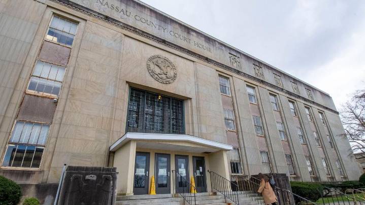 Two Pennsylvania men sentenced for burglarizing Valley Stream home while dressed as construction workers