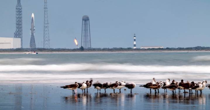 Blue Origin acelera en su carrera contra SpaceX: Anuncia planes para desarrollar su cohete más potente