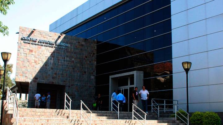 Continuará detenido sujeto acusado de violar a dos hermanas de 14 y 16 años