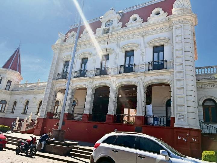 Limpian las calles de El Oro, tras protesta