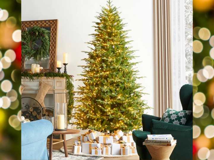 Shoppers are obsessing over this Wayfair fir Christmas tree that puts on an incredible light show