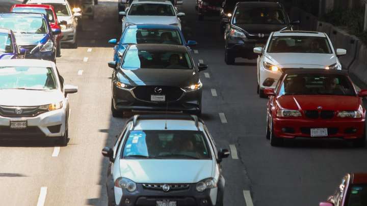 Hoy No Circula este Lunes 3 de Noviembre de 2025 en CDMX y Edomex: ¿Qué autos pueden transitar?