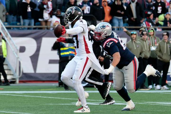 Patriots: Rookie settled a speed debate with teammate by chasing down a defender