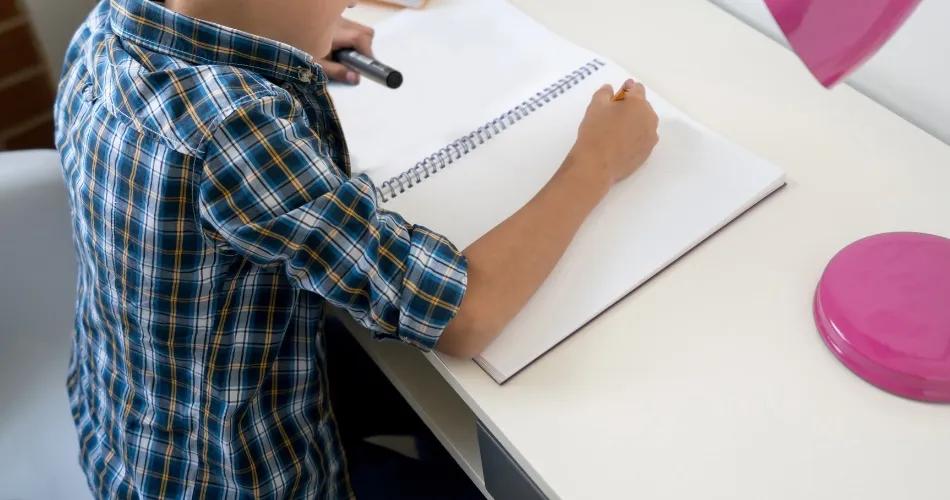 Derecho a la identidad: la Justicia condenó a un hombre por no reconocer ni cuidar a su hijo