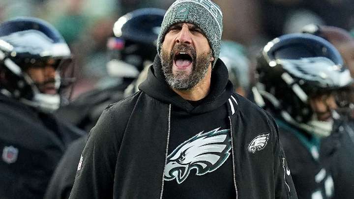 Philadelphia Eagles won't change playcallers after home loss
