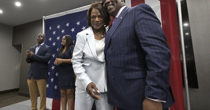 Val Demings stands in Jerry Demings’ corner as Orlando’s power couple hits the campaign trail