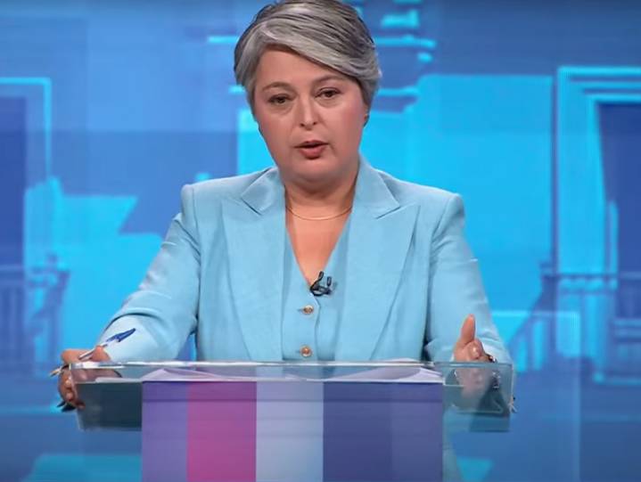 Jeanette Jara recalca la diferencia de estilos que mantiene con el presidente Boric