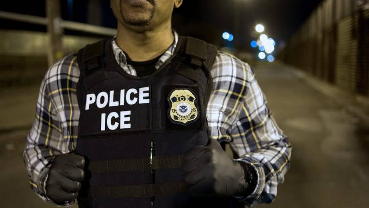 Demandan para frenar arrestos en citas de ICE en San Diego