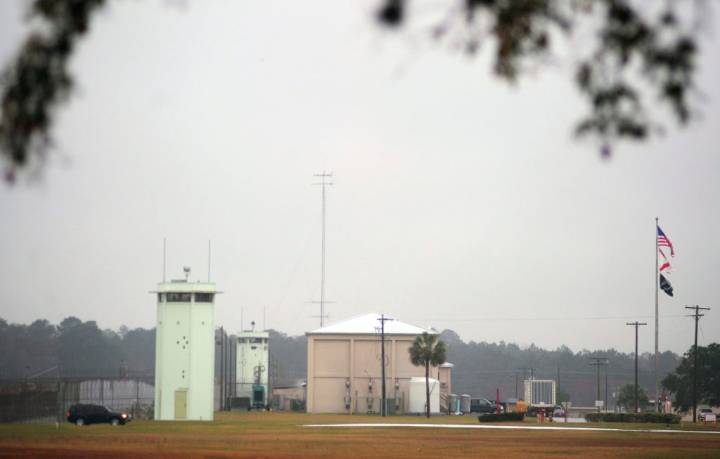 Florida carries out its 16th execution of the year by lethal injection