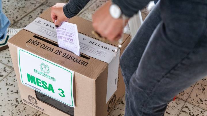 Registrador nacional ordena traslado de funcionarias en Bucaramanga tras irregularidades en inscripción de candidato