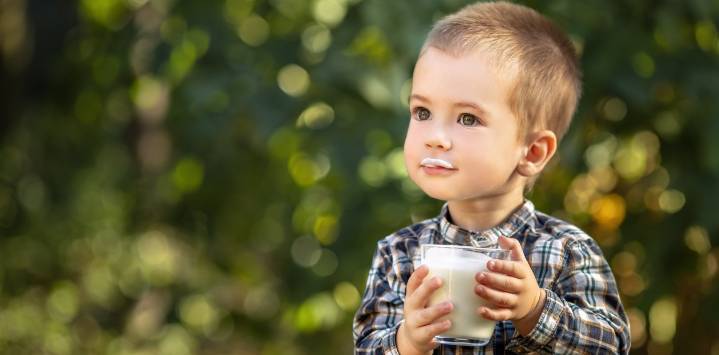 Alerta sanitaria en EEUU: retiran latas de una leche de fórmula infantil vinculada a 31 casos de botulismo