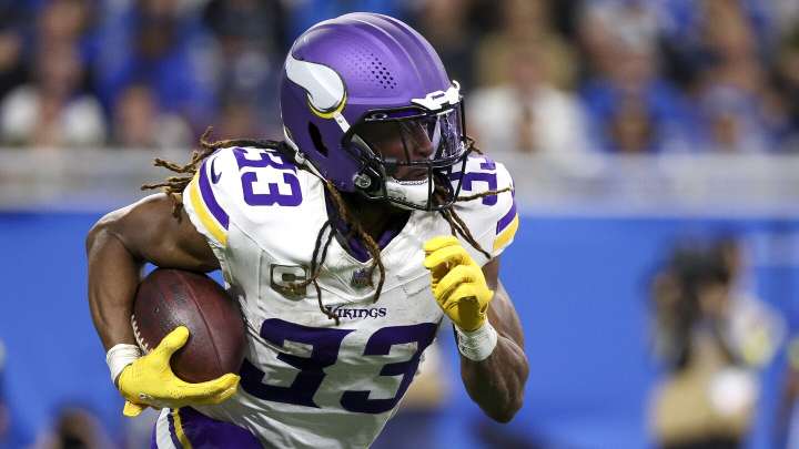 Aaron Jones returns to Vikings practice