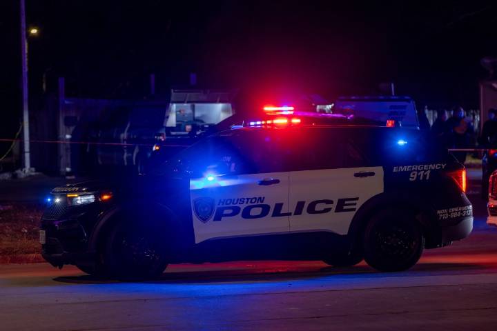 Dos hispanos asesinados la misma noche en Houston: investigan si el mismo sospechoso mató a ambos