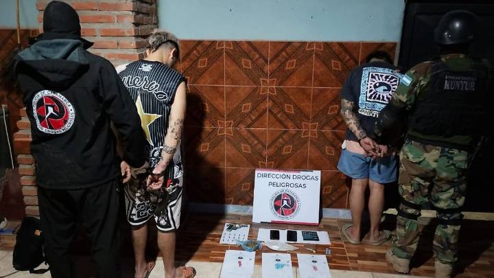 Secuestran varias dosis de estupefacientes y armas de fuego